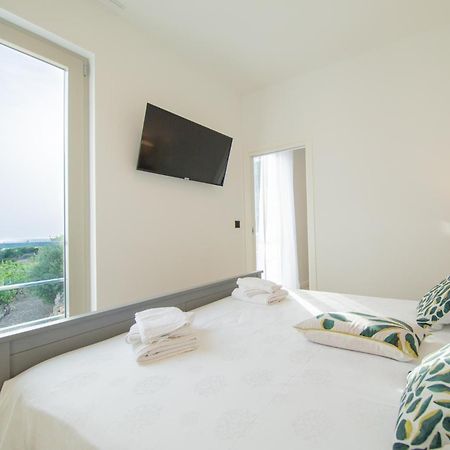 Seaside Elegance Suites Комижа Экстерьер фото