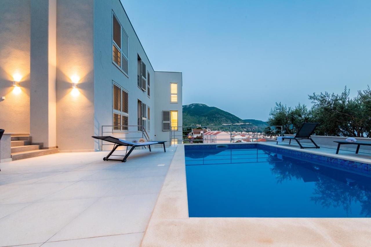 Seaside Elegance Suites Комижа Экстерьер фото